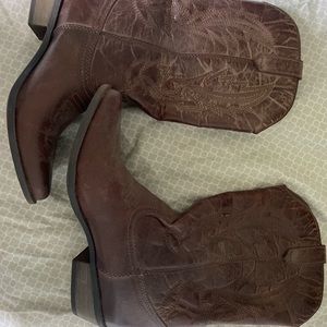 brown size 7 cowgirl boots